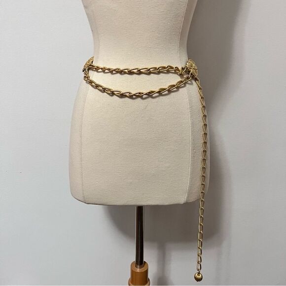 Groovy Vintage 1970s Multi Strand Curb Link Chain Layer Belt / Necklace - Picture 5 of 8